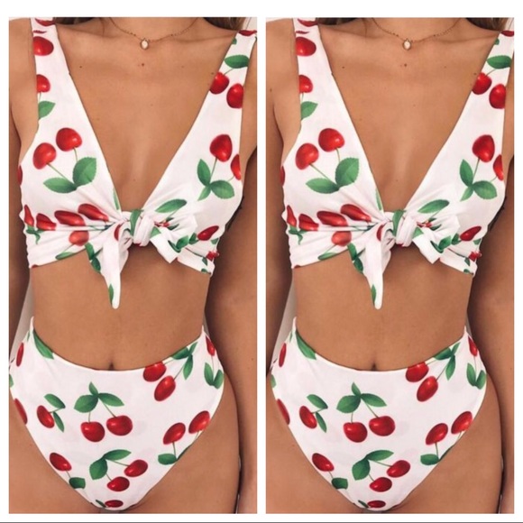 Cherry bikini - Picture 2 of 6